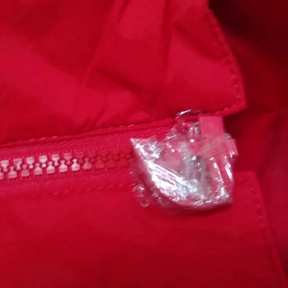 Thirty Years Drift Tote Cherry Red - Picture 4 of 8